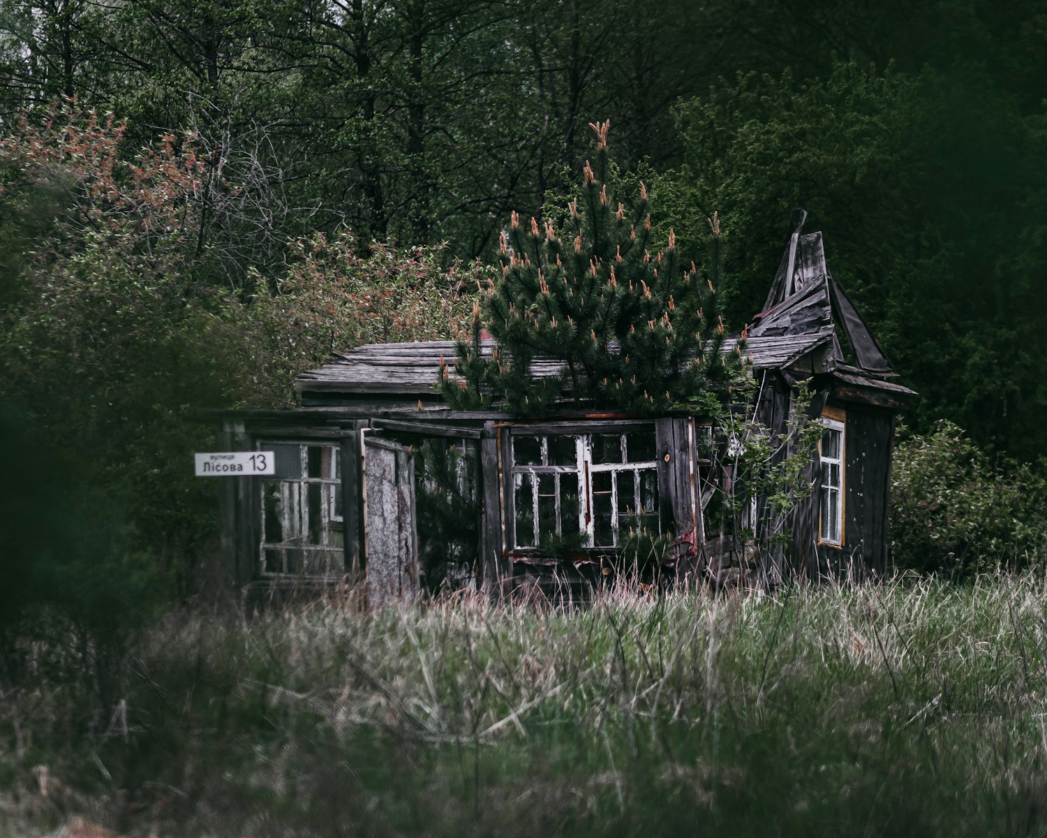 Ghosts of Everyday Life: Why Abandoned Places Pull Us In