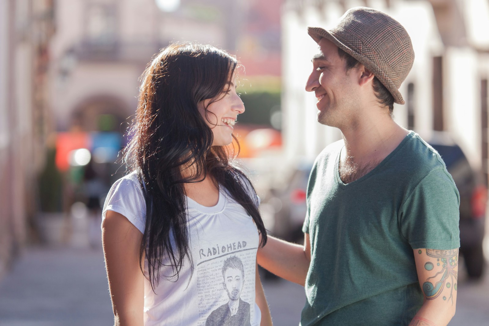 How to Know If You Are Attractive: Understanding the Signs